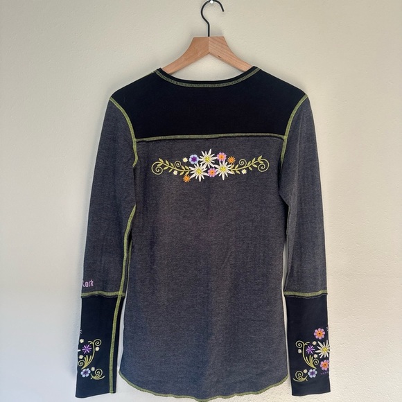 Alp N Rock Vail Henley Top Edelweiss Floral Accents - Picture 7 of 8